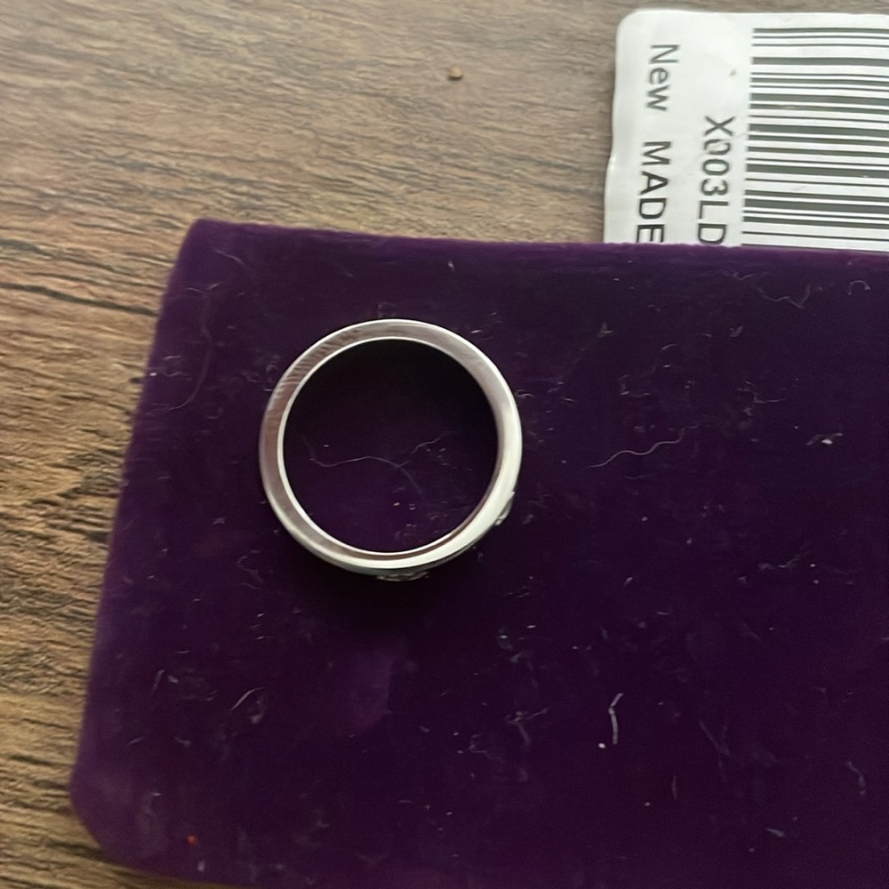 NIP Fashion Ring: Multiple Sizes - Picture 3 of 4